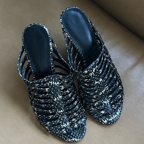 Calvin Klein Snakeskin Black and White Wedges Heels Strappy Sandals 6 - Picture 2 of 5